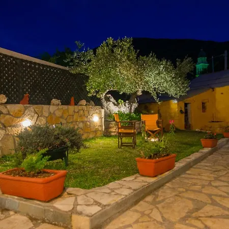 Kroussos Country house