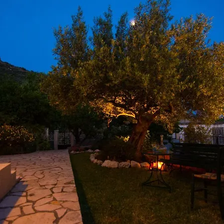 Kroussos Country house *